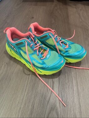 Hoka Women's Clifton One size 7.5